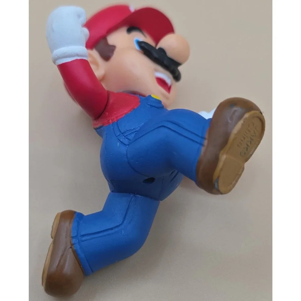 Jakks Nintendo Super Mario Bros Mario Running Action Figure 2”